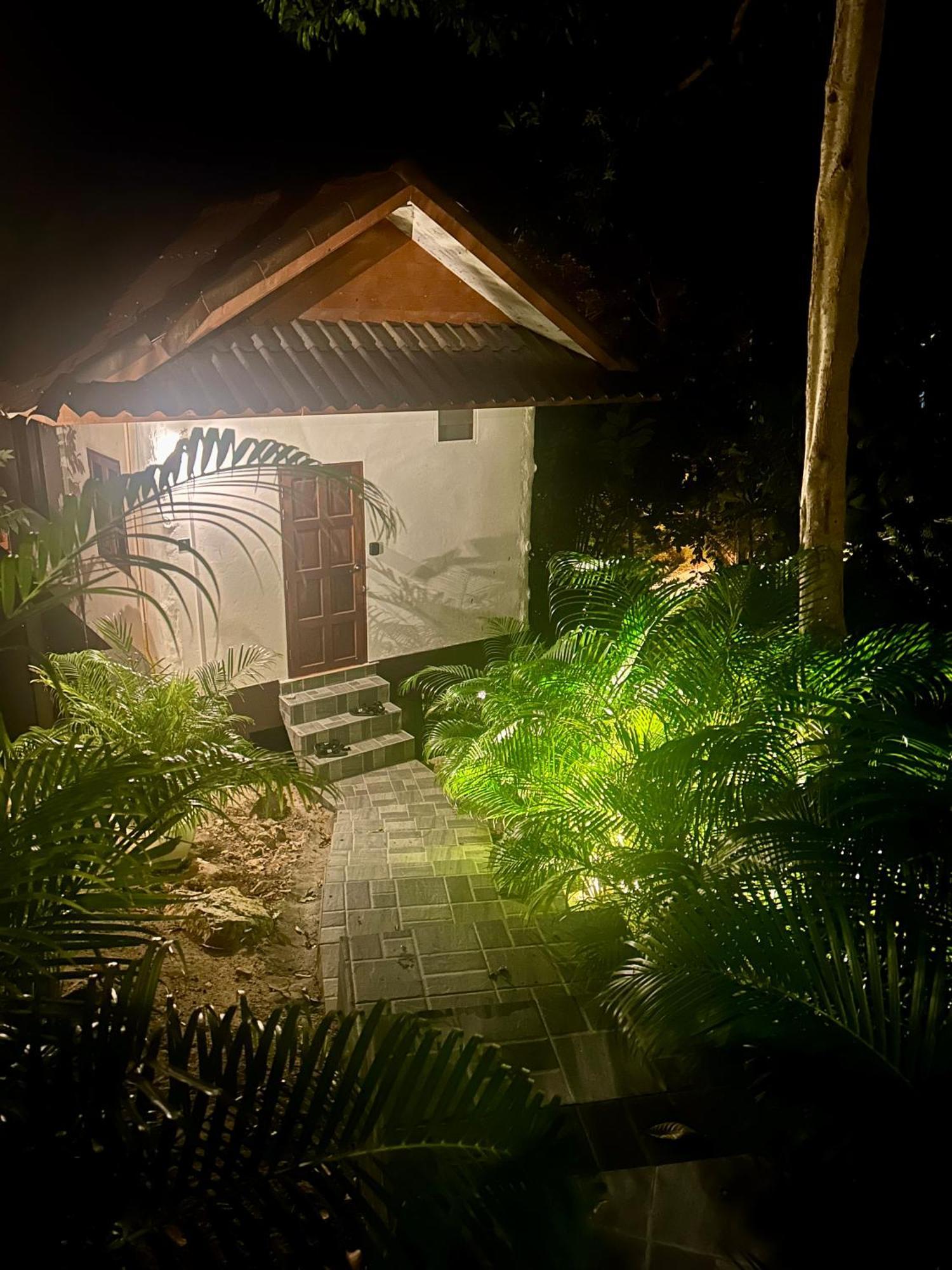 Kalani Bungalows, * Haad Yao
