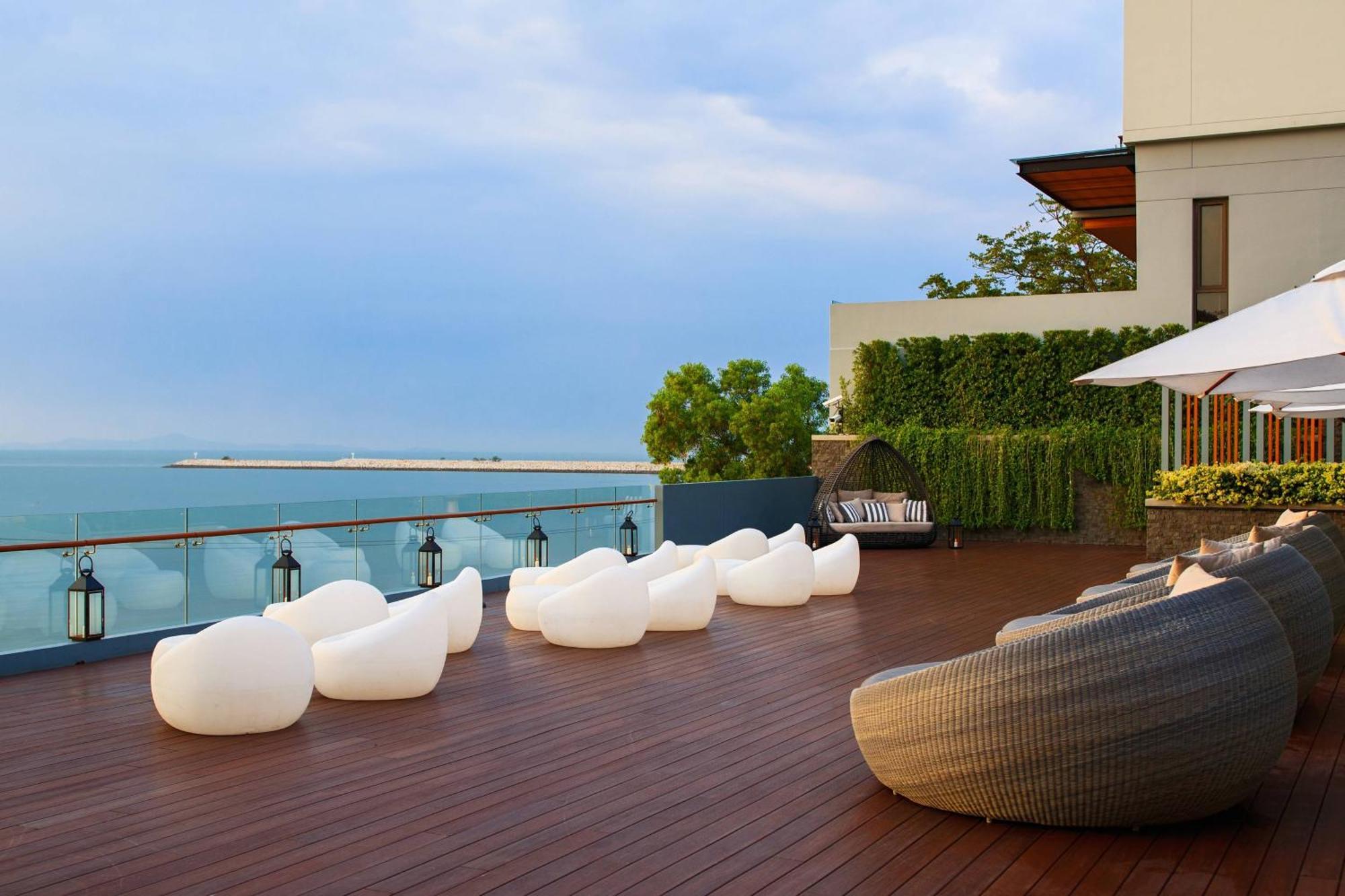 Renaissance Pattaya & Na Chom Thian