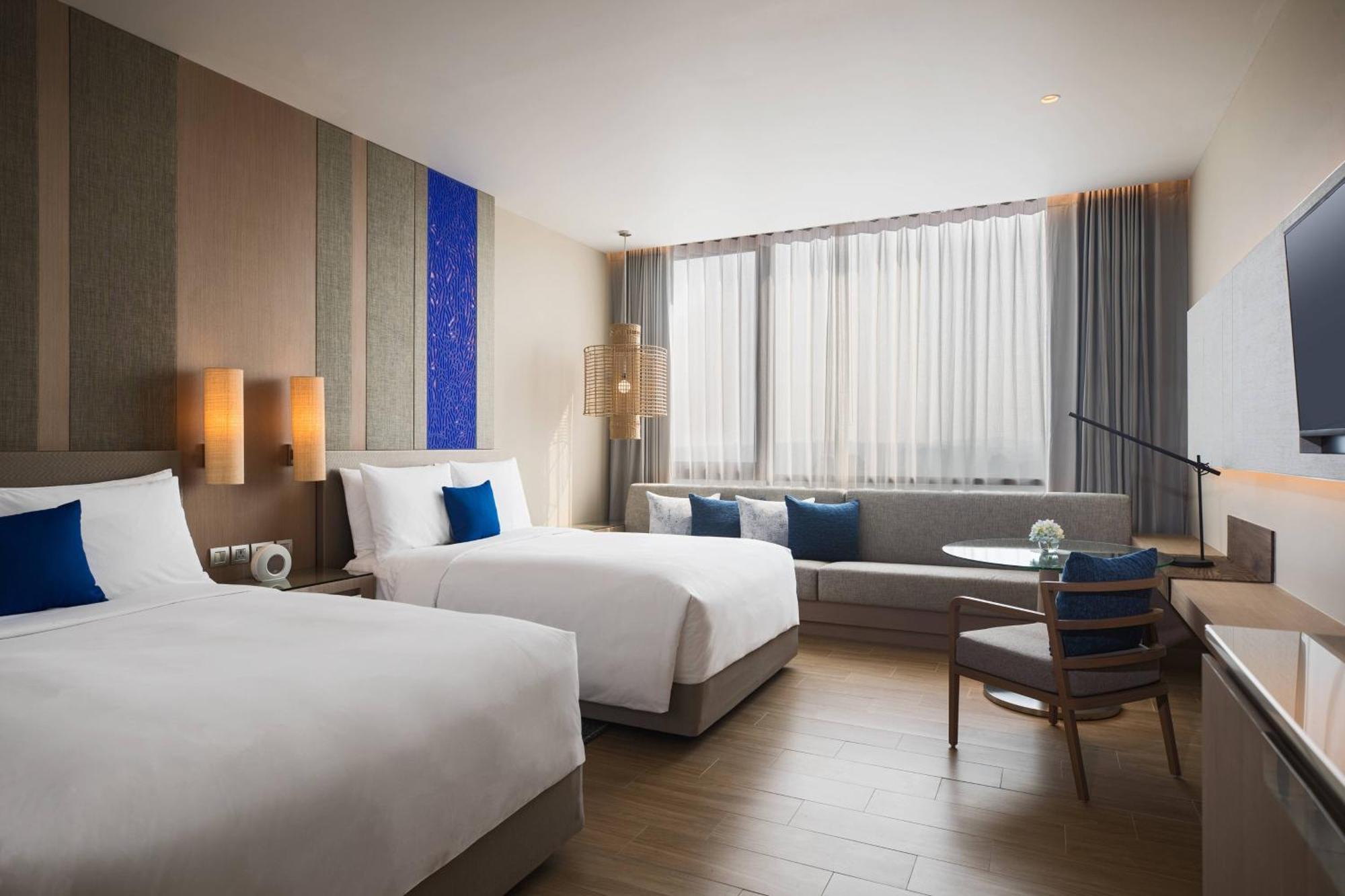 Renaissance Pattaya & Hotel Na Chom Thian