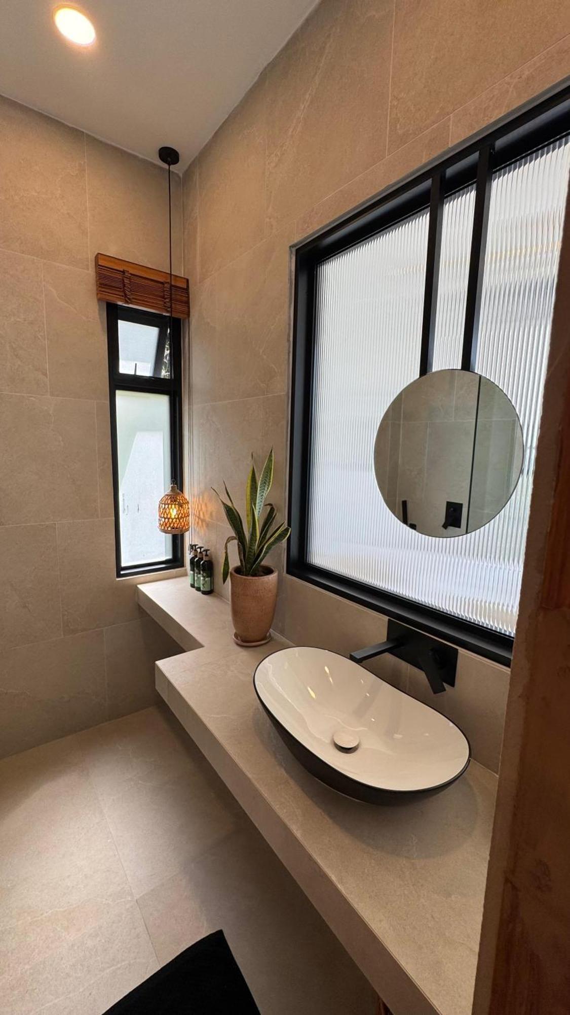 Villa Sitaya Beachfront Villas, *