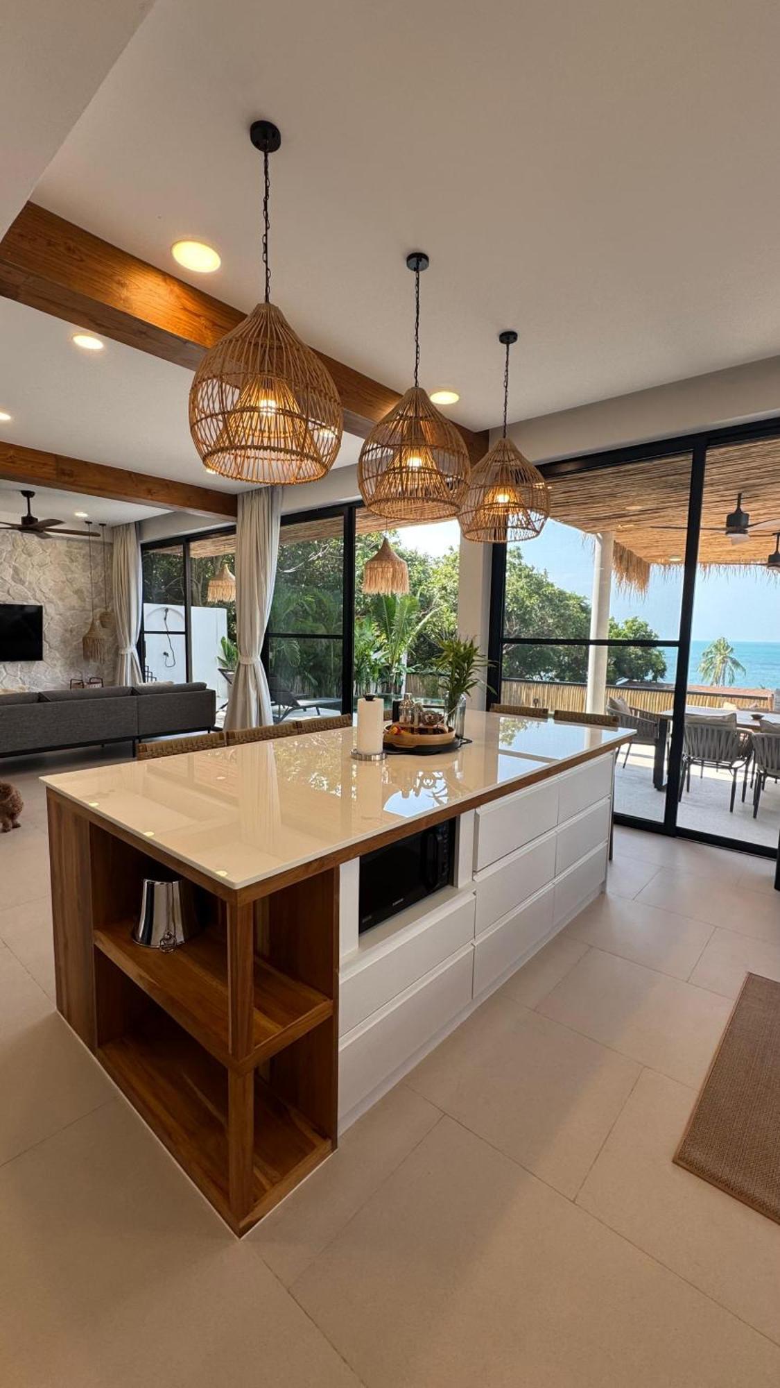Villa Sitaya Beachfront Villas, *