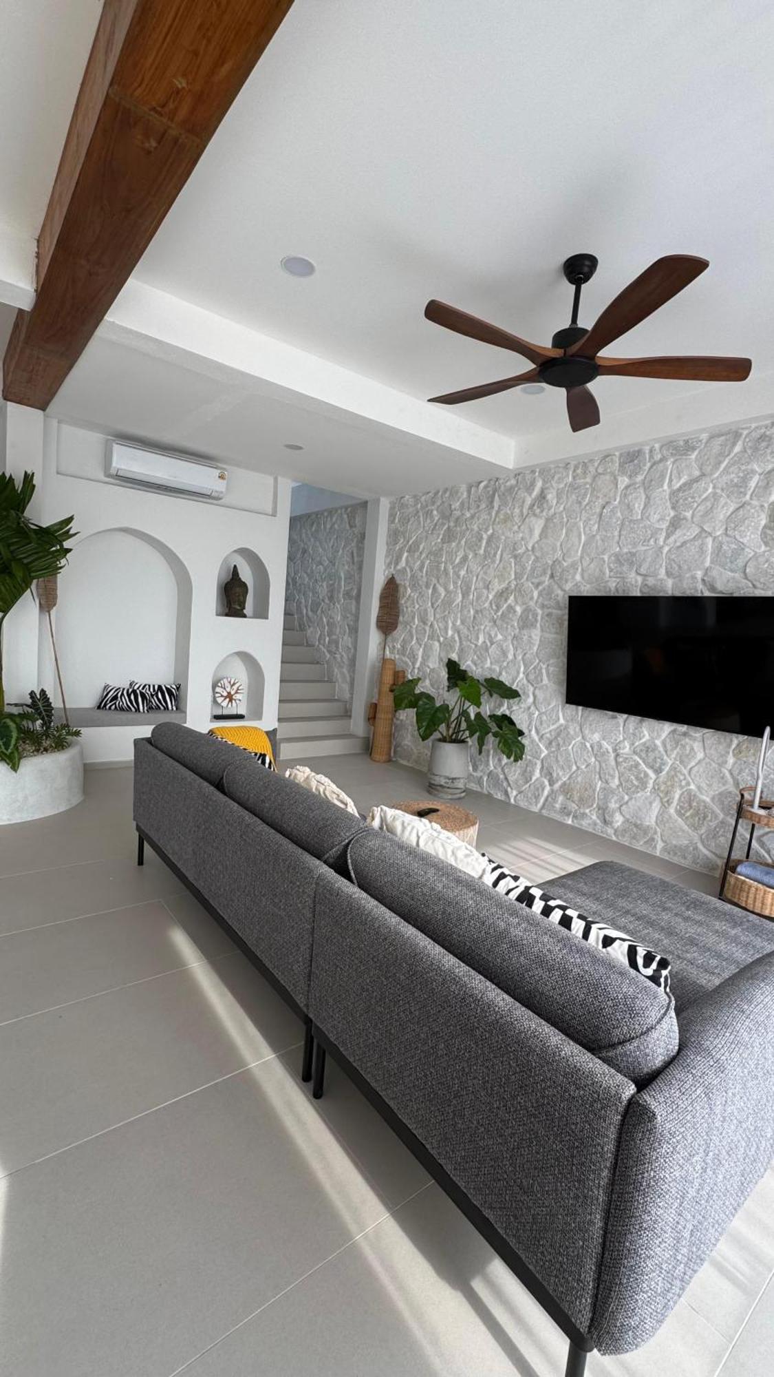 Sitaya Beachfront Villas, Villa