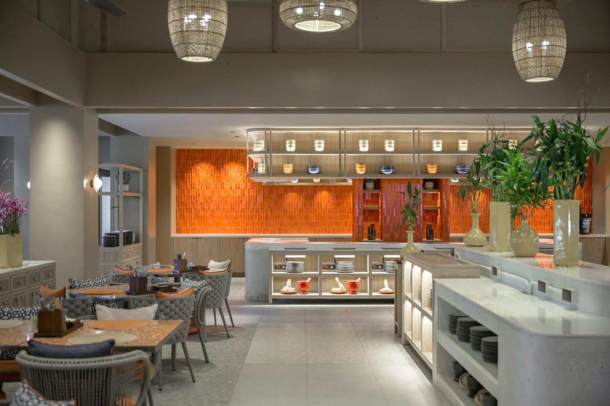 Centara Phuket Hotel 4*