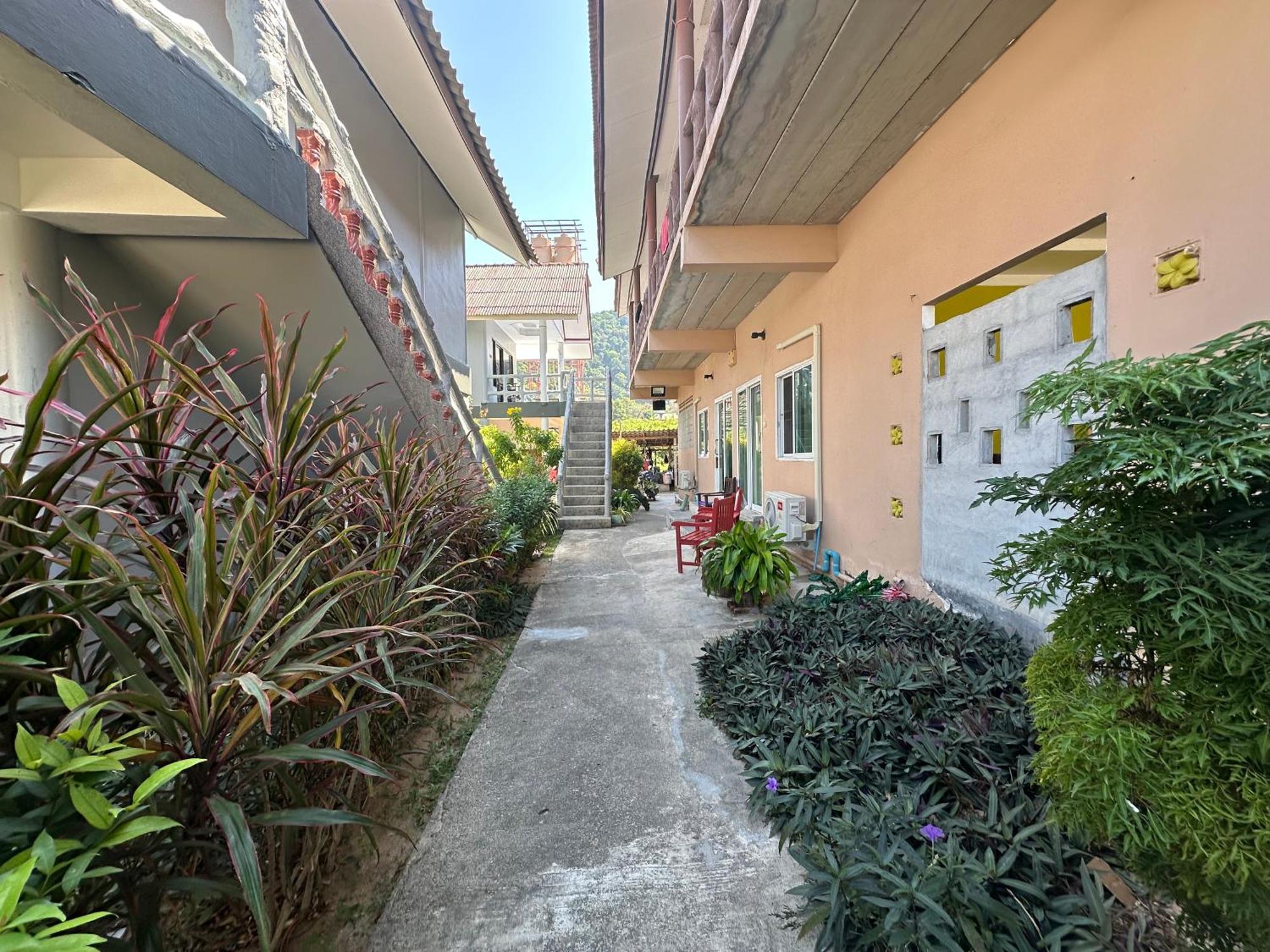 Guest house Lanta Garden 3*