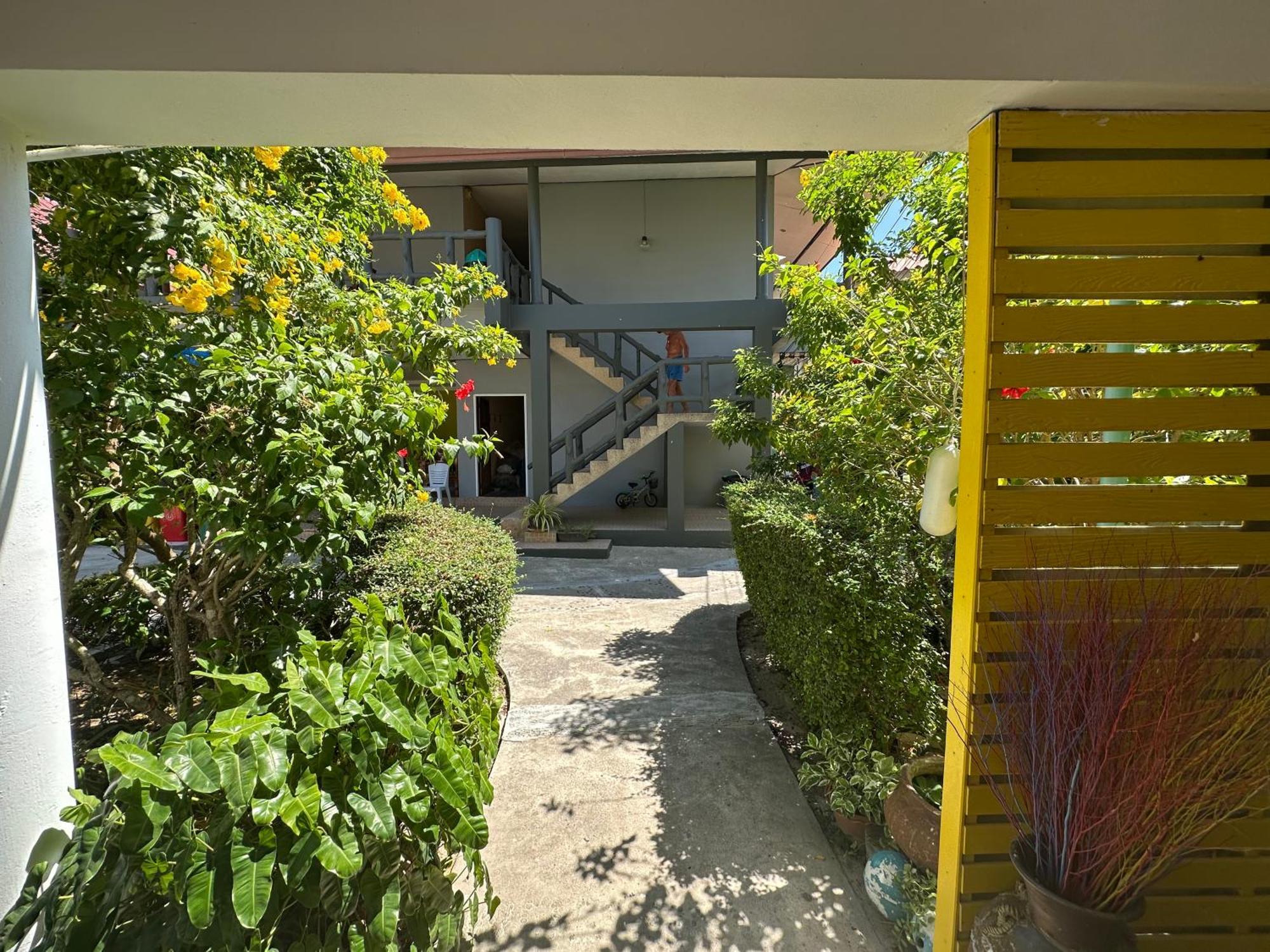 Guest house Lanta Garden 3*