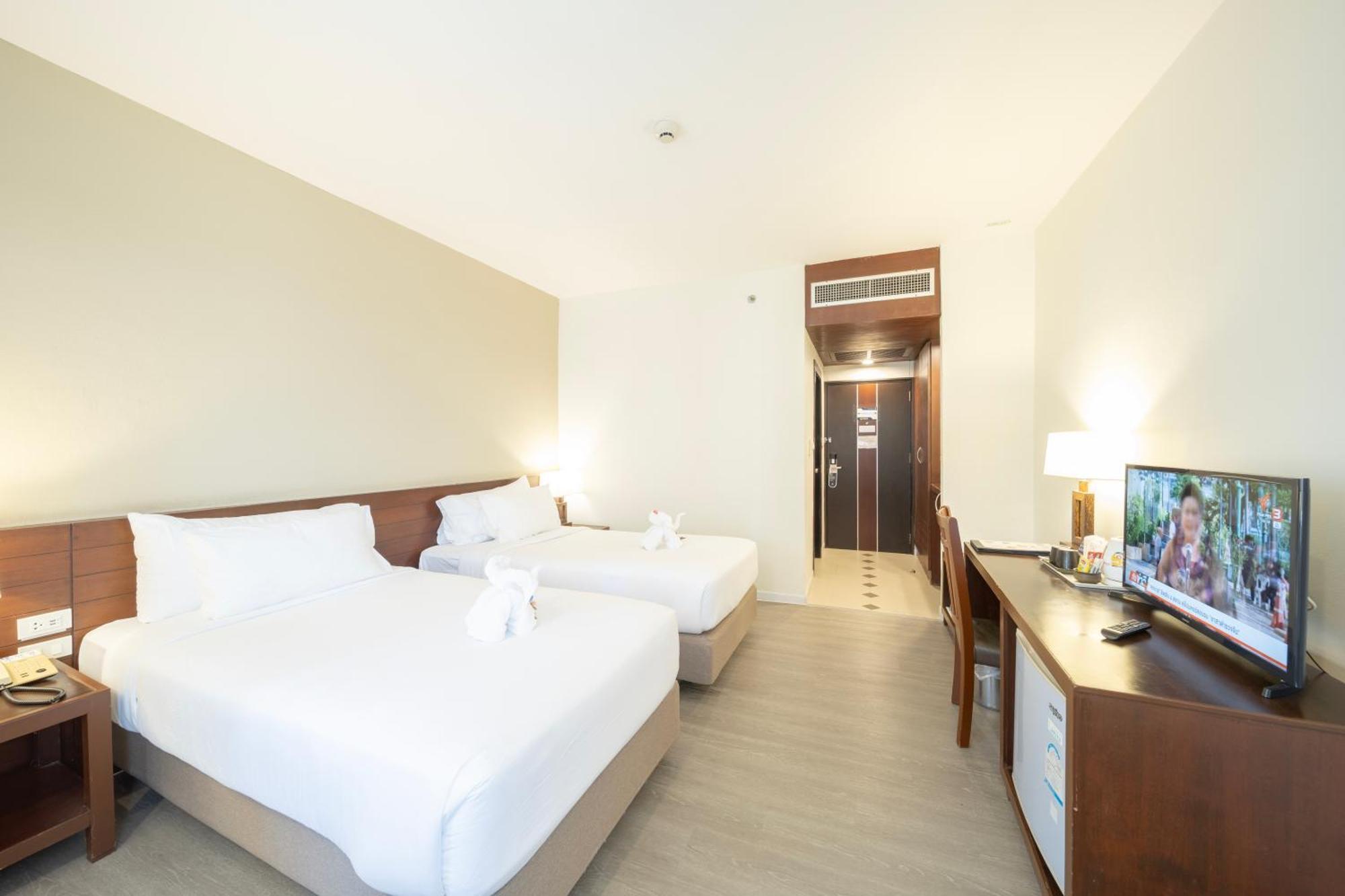 Golden Crown Grand Hotel
