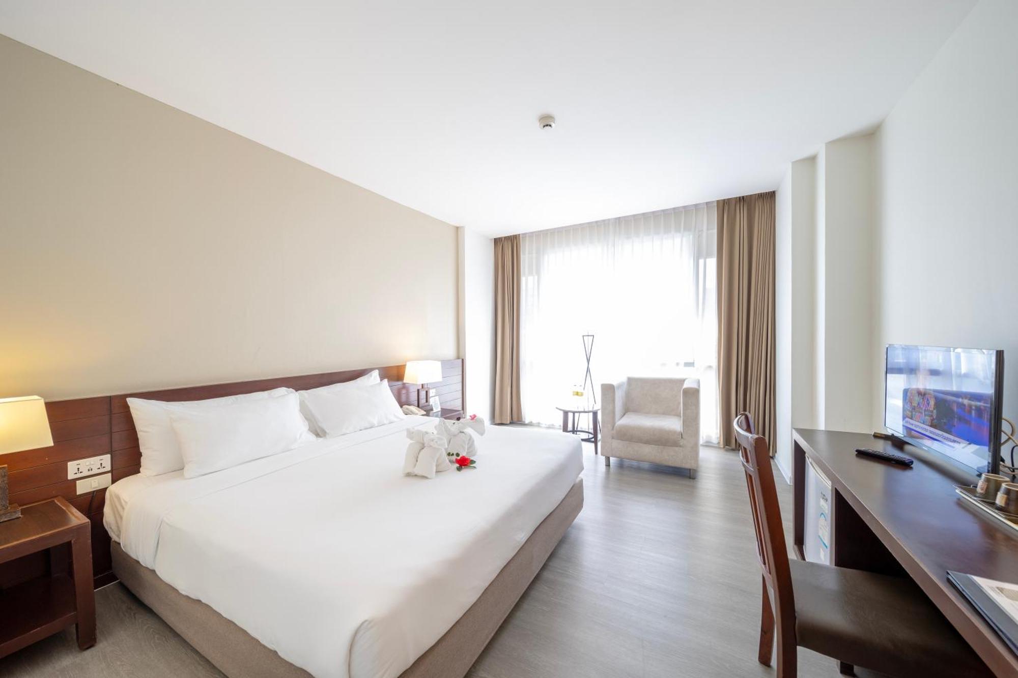 Golden Crown Grand Hotel 3*