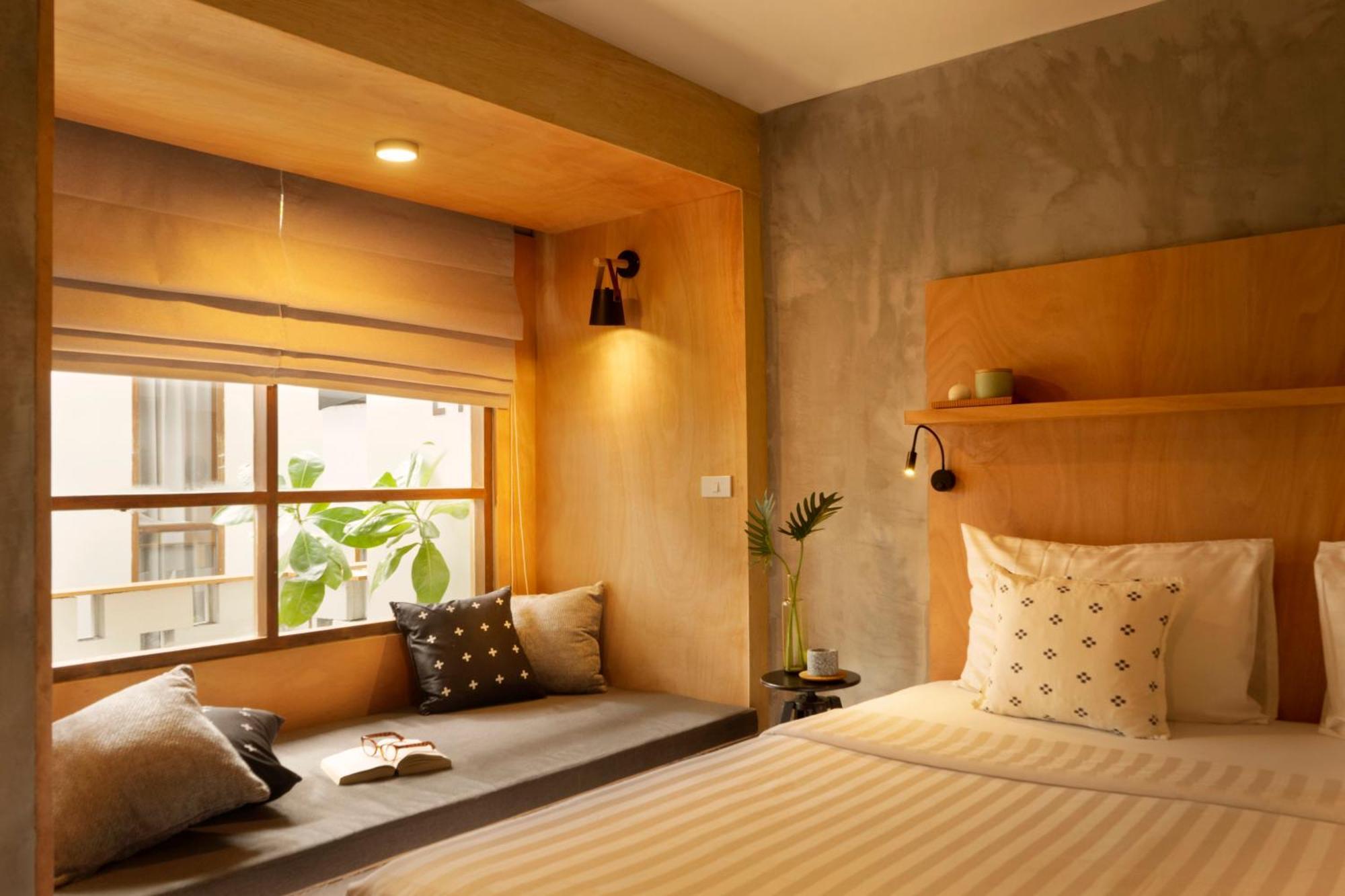 Escape - New Look & Improved 3* Mae Nam