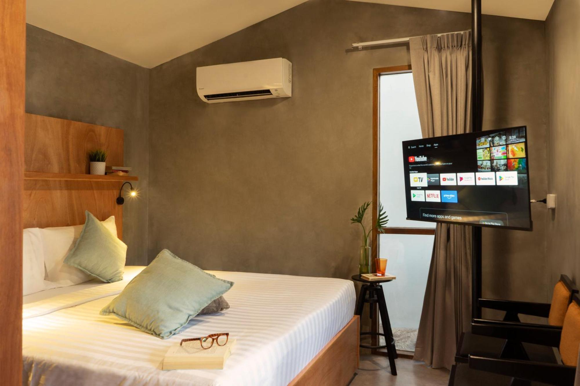 Escape - New Look & Improved Mae Nam