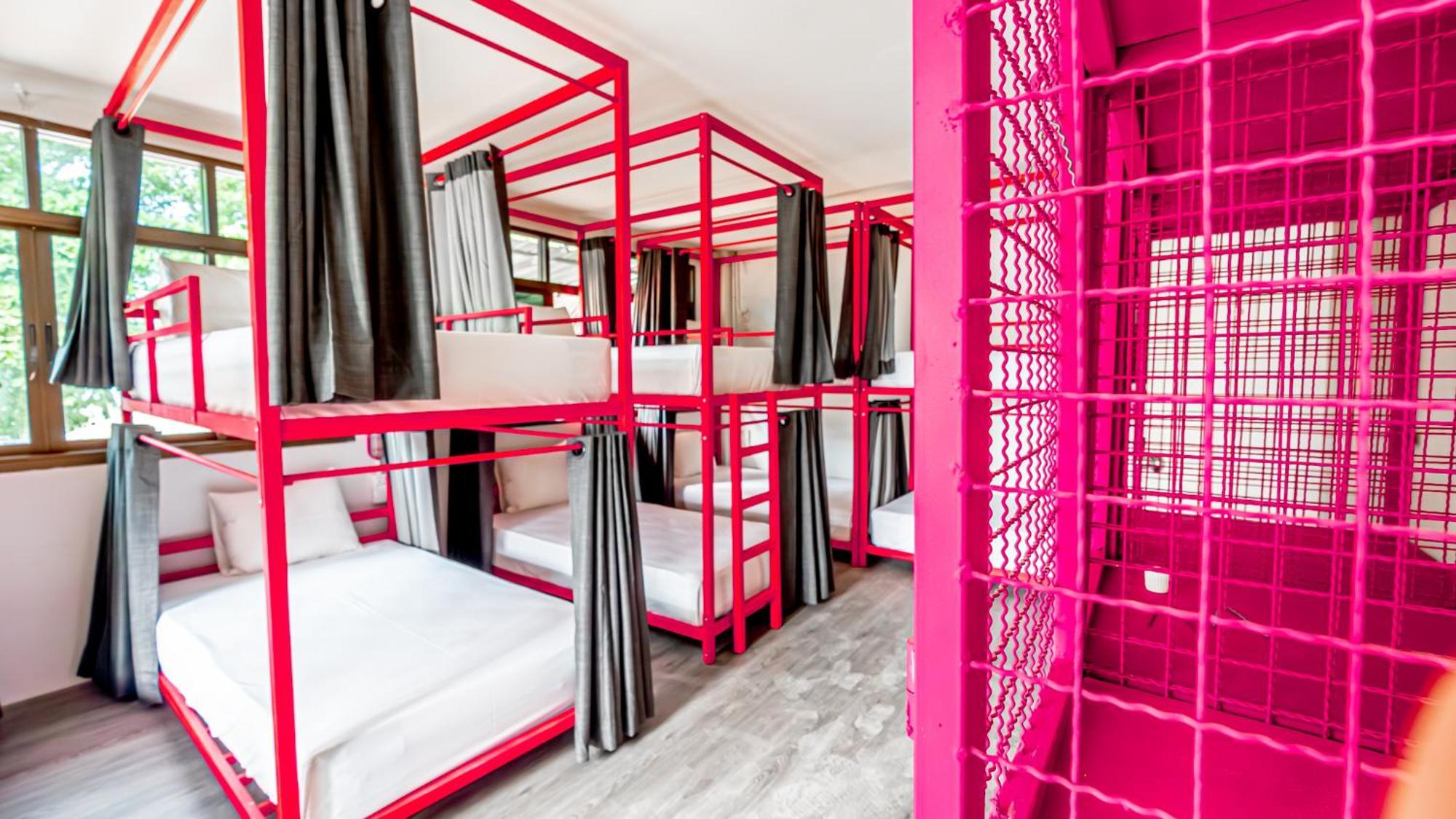 Slumber Party Club And Hostel *
