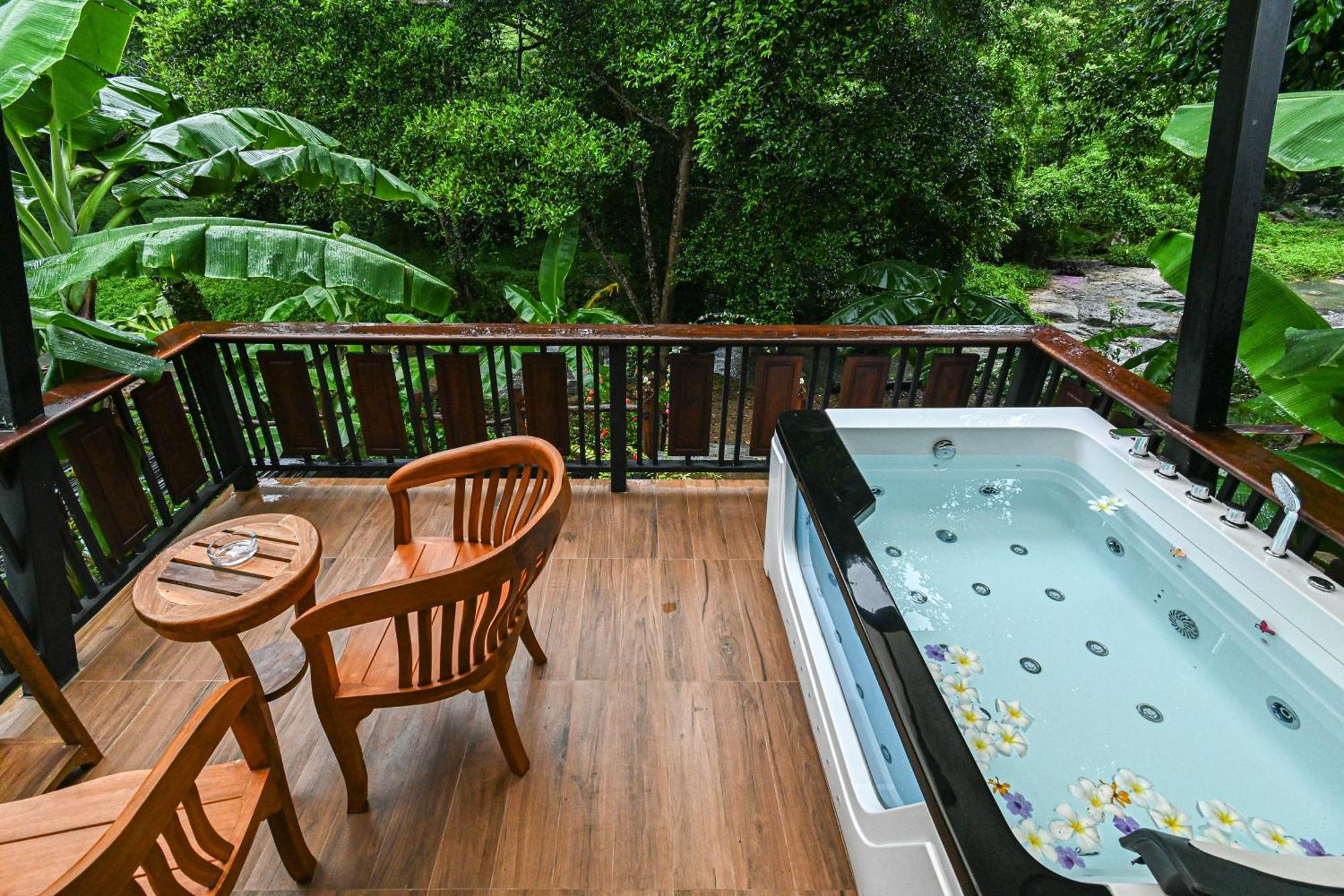 Hotel Cascade Tara 4*