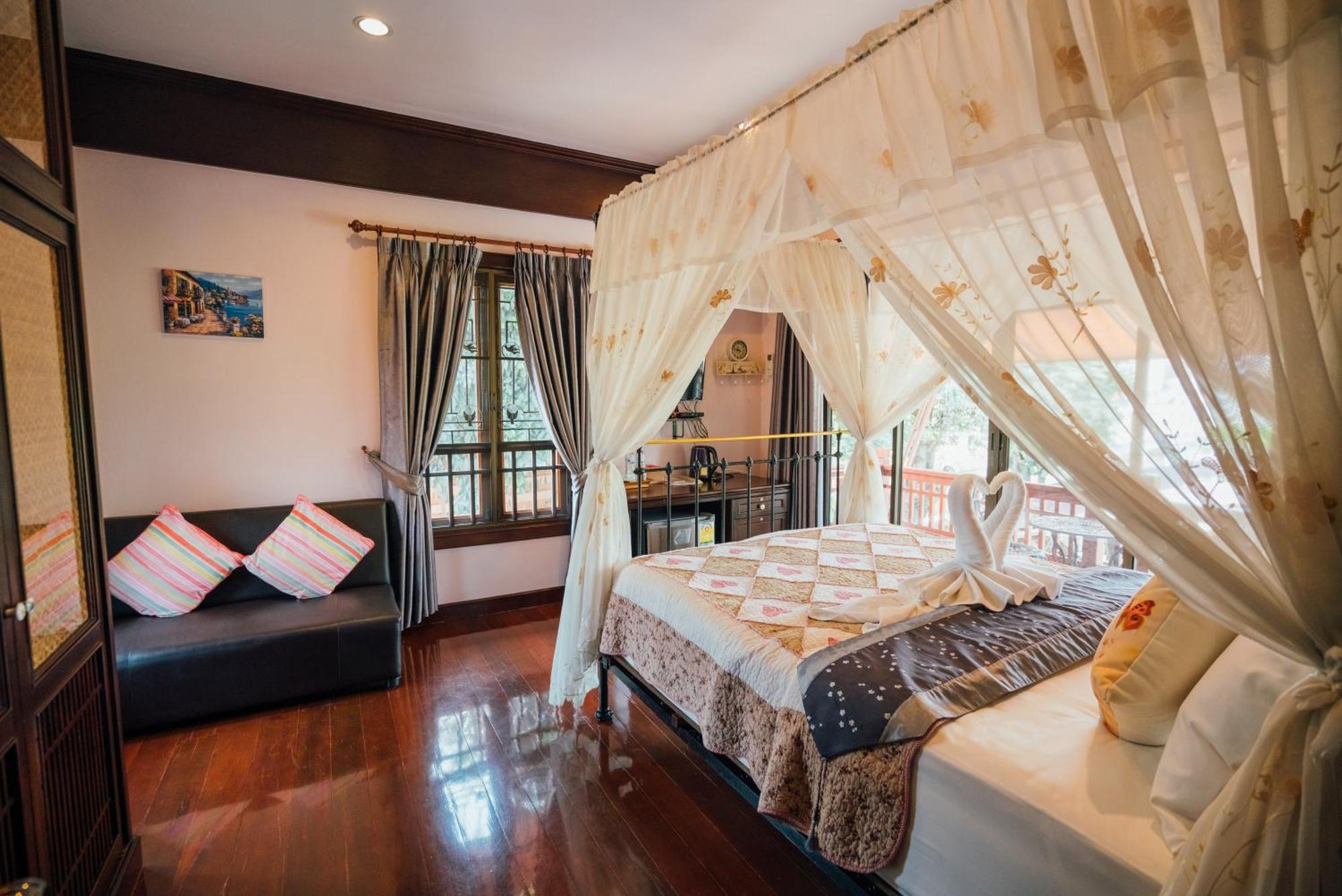 Ban Thong U, The Landmark Chiang Mai