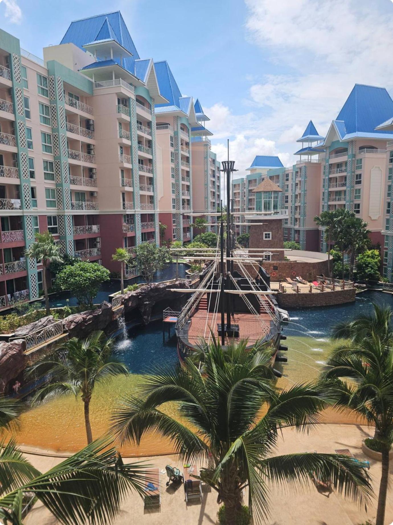 1 Bed With Seaview Apartment *