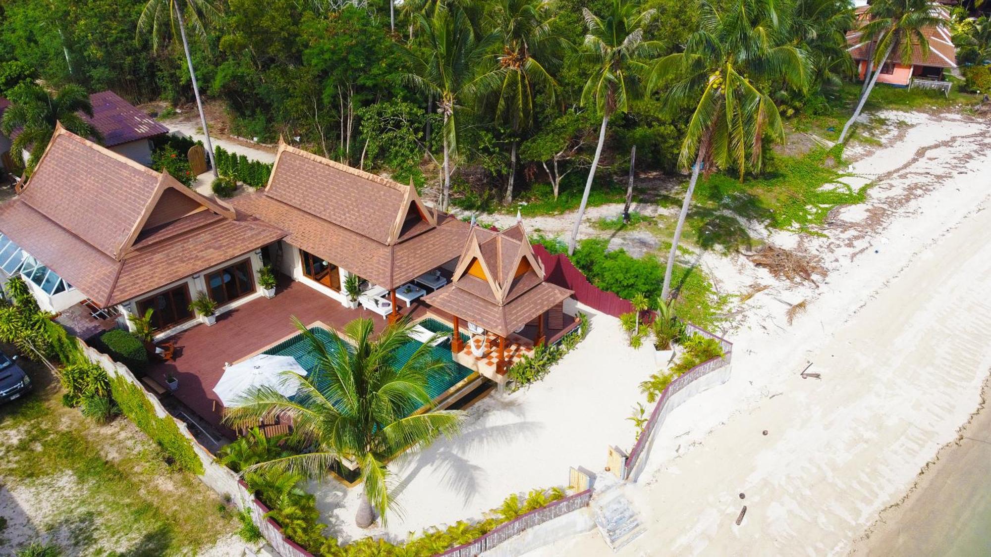 Villa Sun And Beachfront Pool