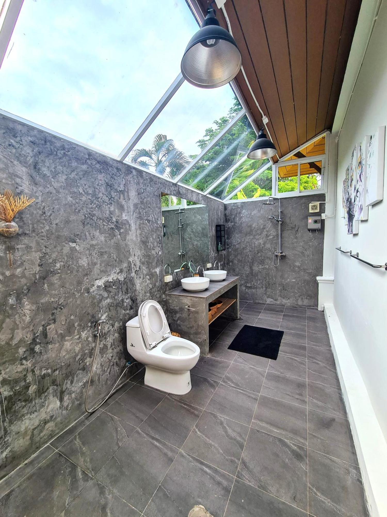 Sun And Beachfront Pool Villa