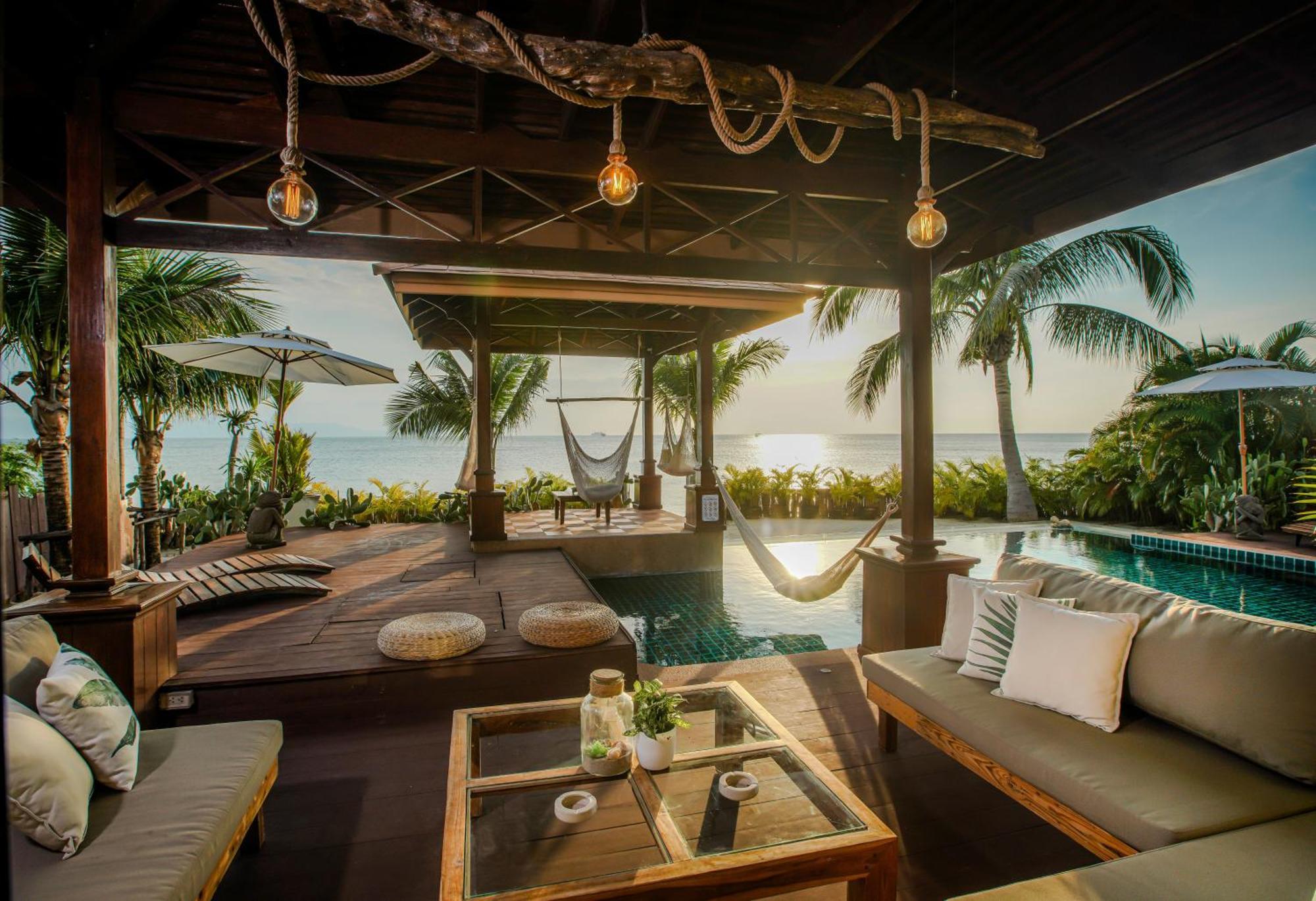 Sun And Beachfront Pool Villa *