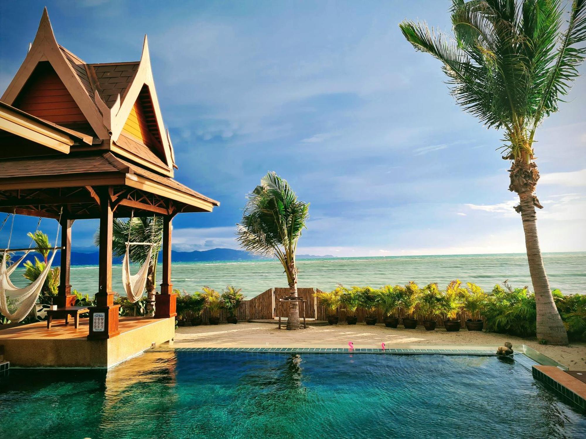 Sun And Beachfront Pool