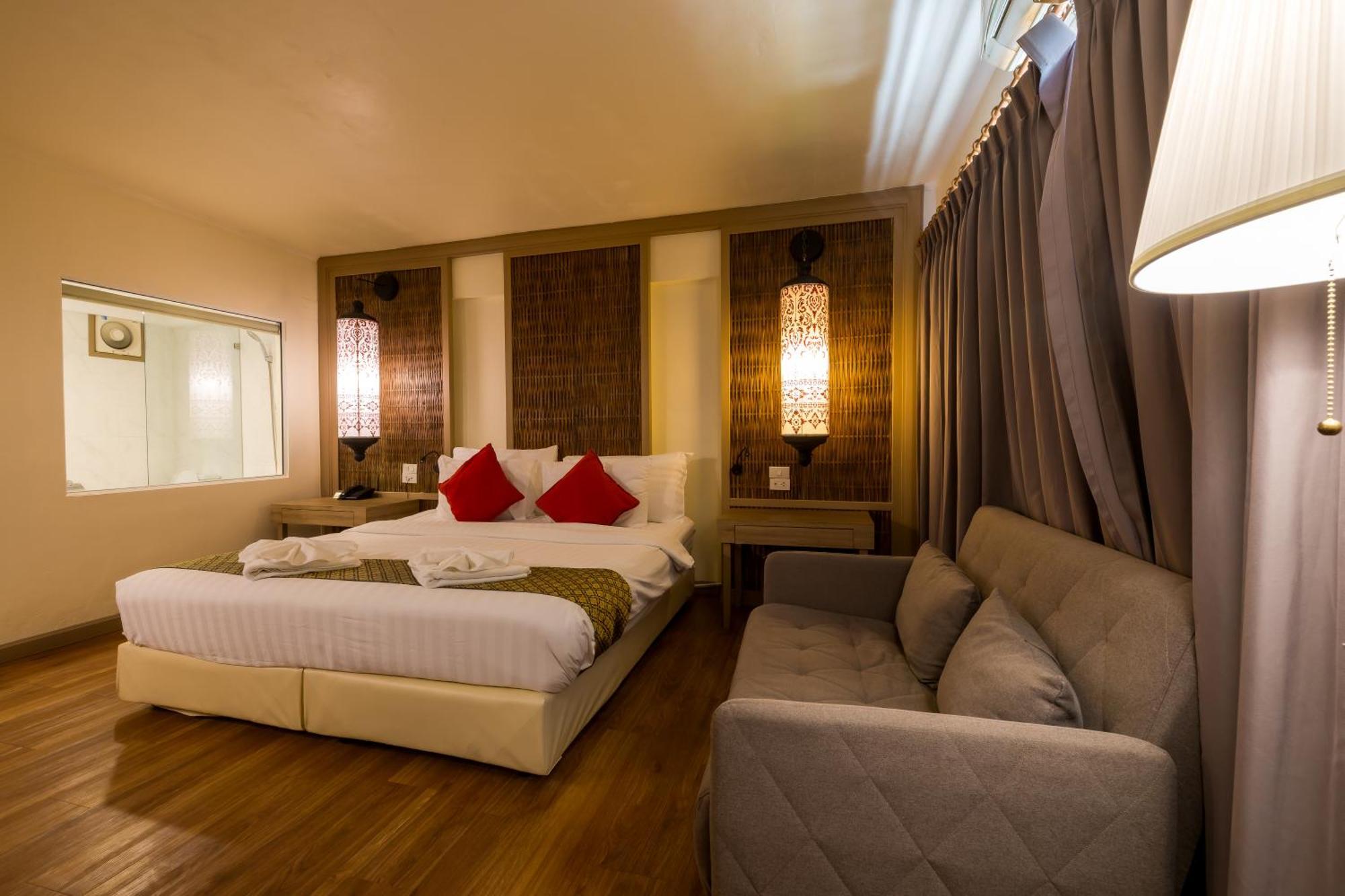 Nak Nakara Hotel-sha Extra Hotel 4*