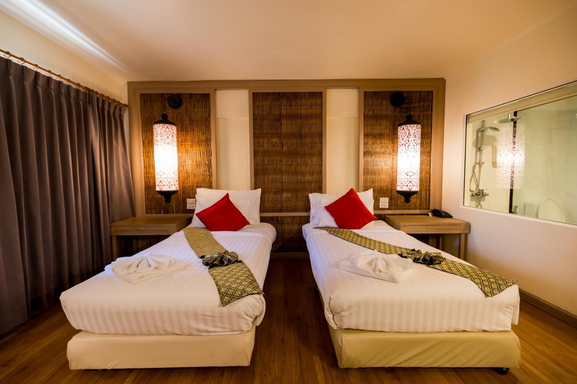 Nak Nakara Hotel-sha Extra Hotel 4*