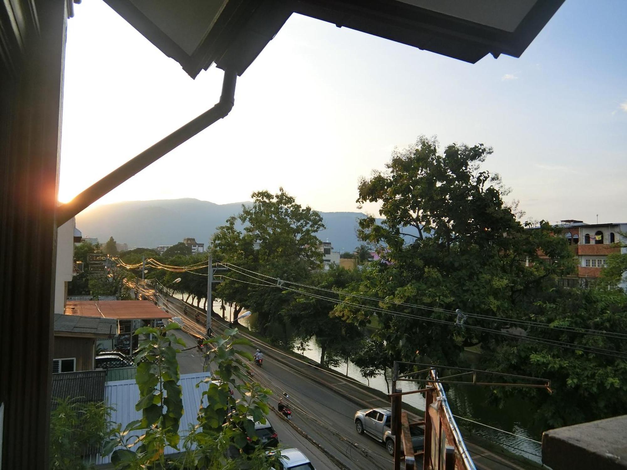 Inncome Hostel *