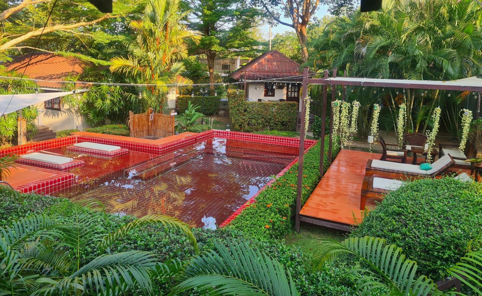 Red Moon Hideaway Resort 4*