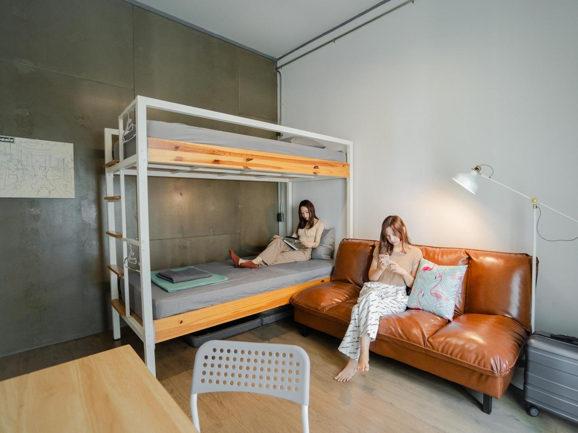 Albergue Hybrit Hostel&cafe *