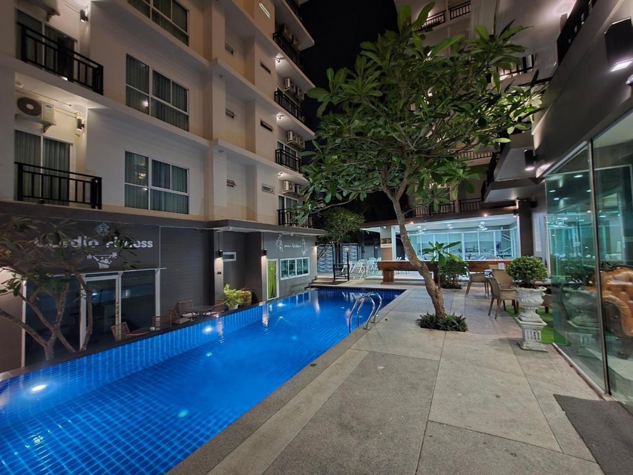 Hotel Lhc And 5*