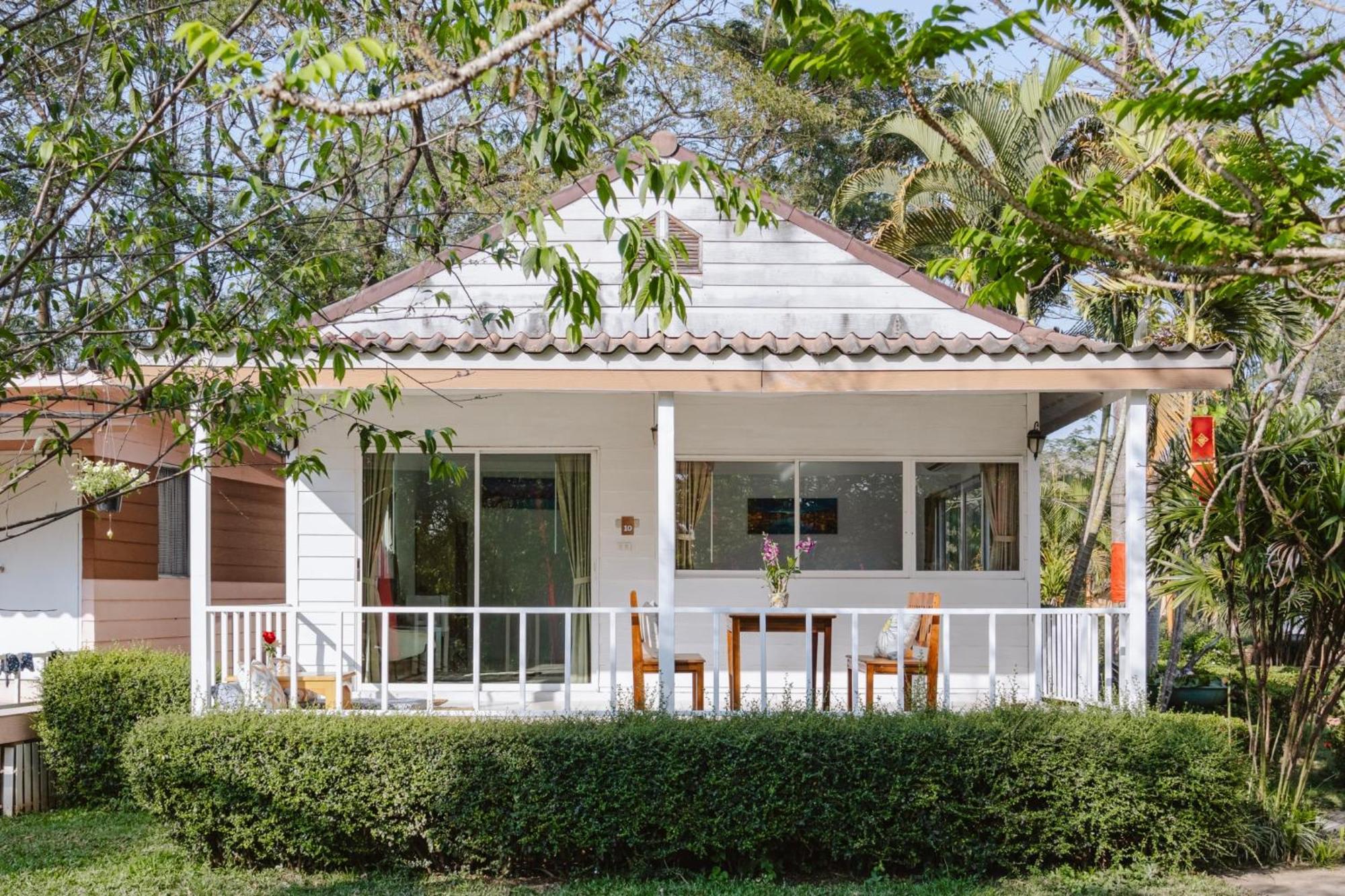 Baan Riverside Resort 3*