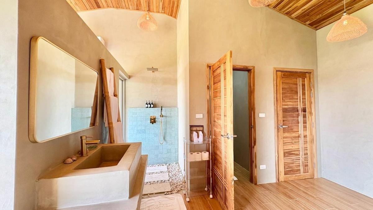 Dana - 2br Sea View And 1 Villa *