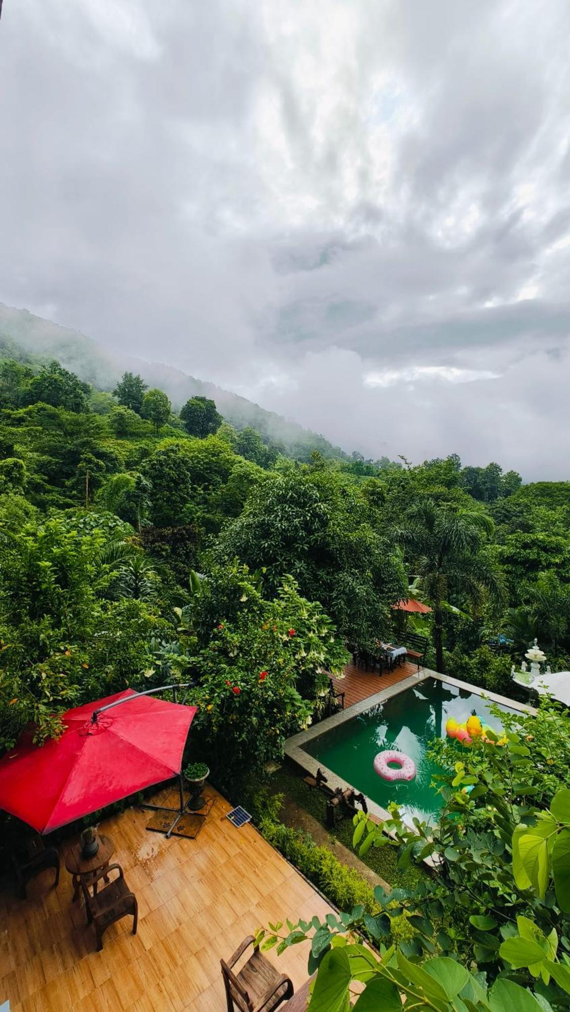 Hotel บ้านภูคำฟ้า ดอยปู่ไข่ Baan Phu Kham Fah 4*