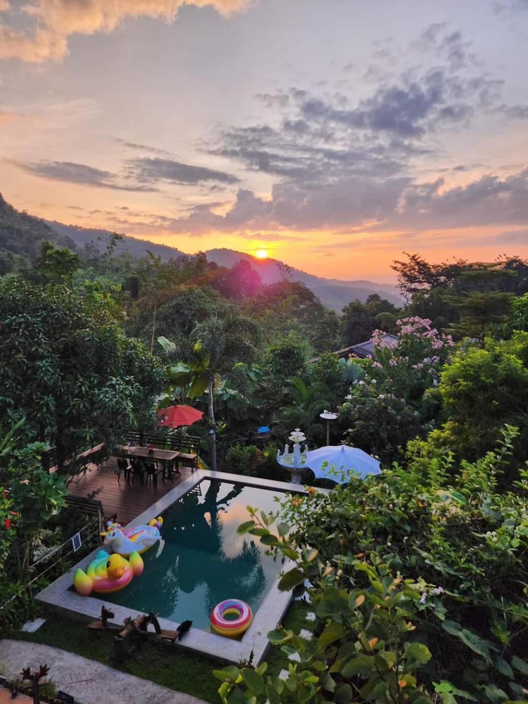 บ้านภูคำฟ้า ดอยปู่ไข่ Baan Phu Kham Fah 4*