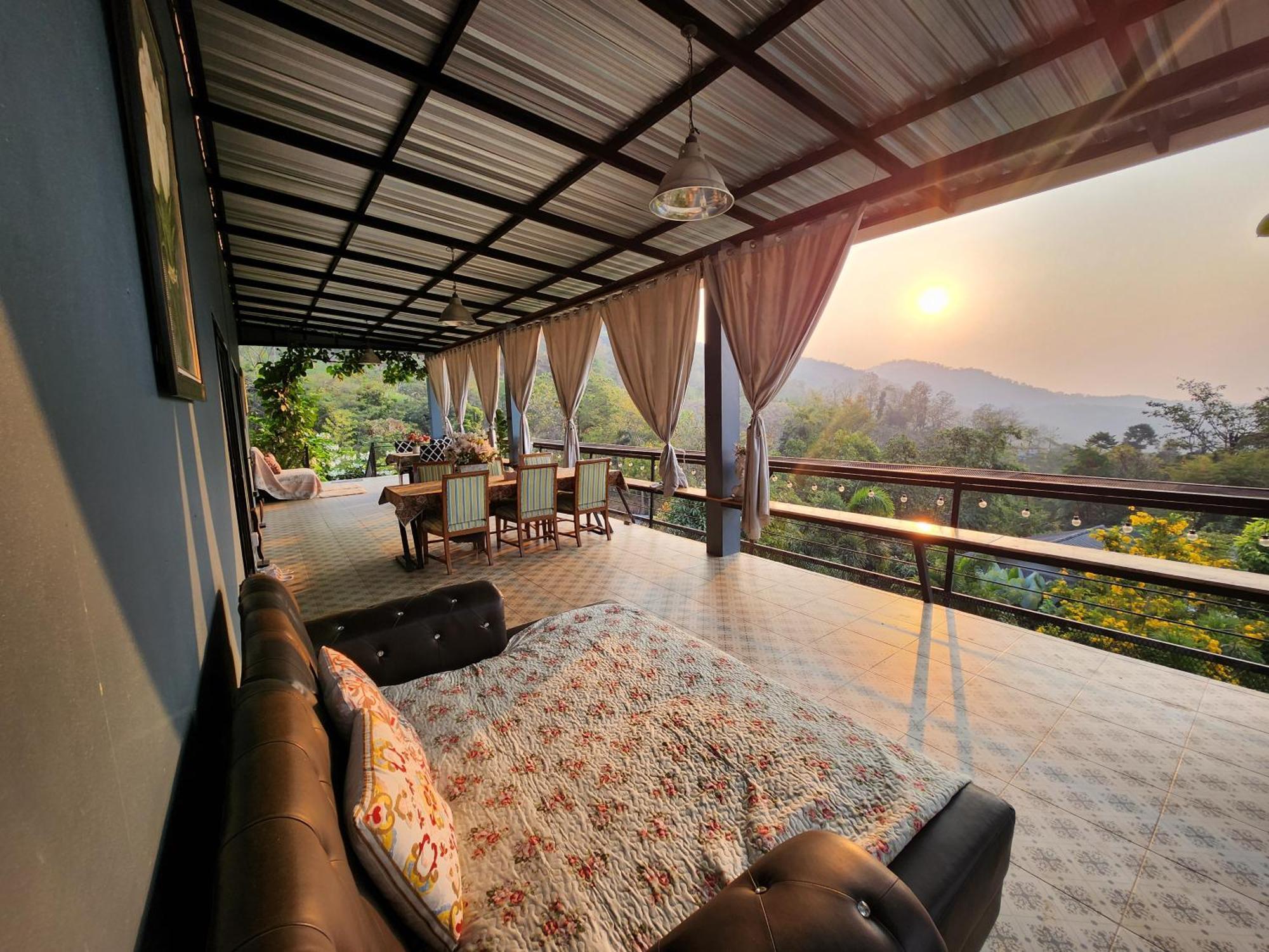 บ้านภูคำฟ้า ดอยปู่ไข่ Baan Phu Kham Fah Chiang Rai