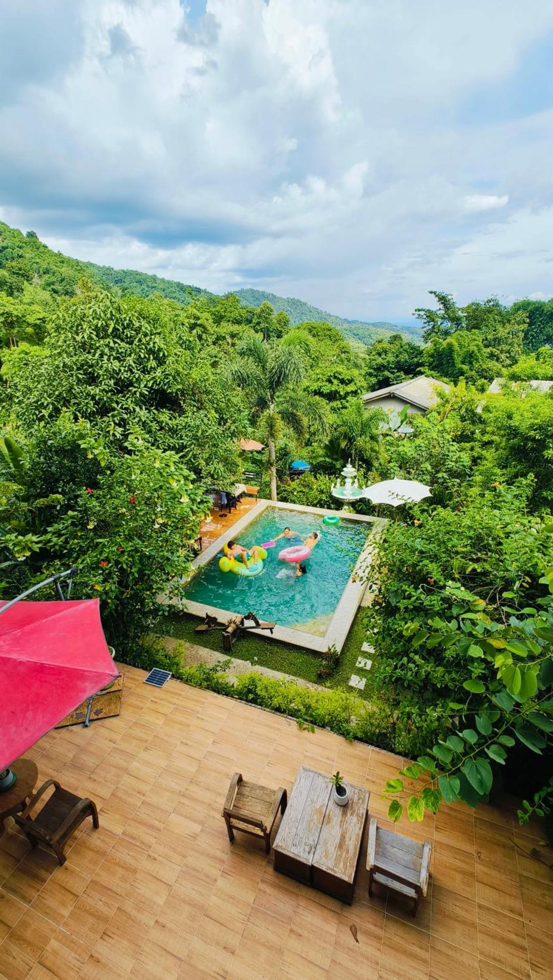 Hotel บ้านภูคำฟ้า ดอยปู่ไข่ Baan Phu Kham Fah 4*
