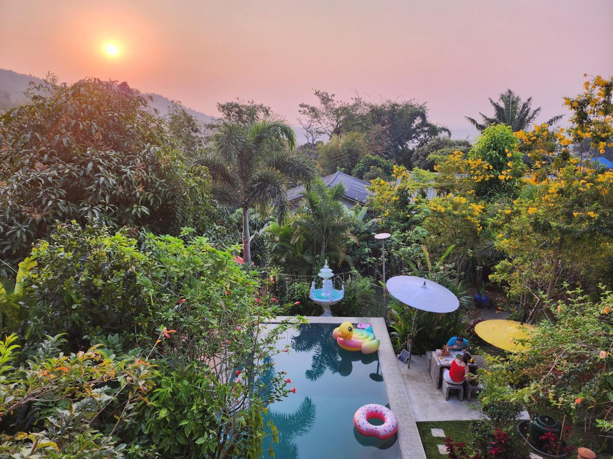 บ้านภูคำฟ้า ดอยปู่ไข่ Baan Phu Kham Fah Hotel