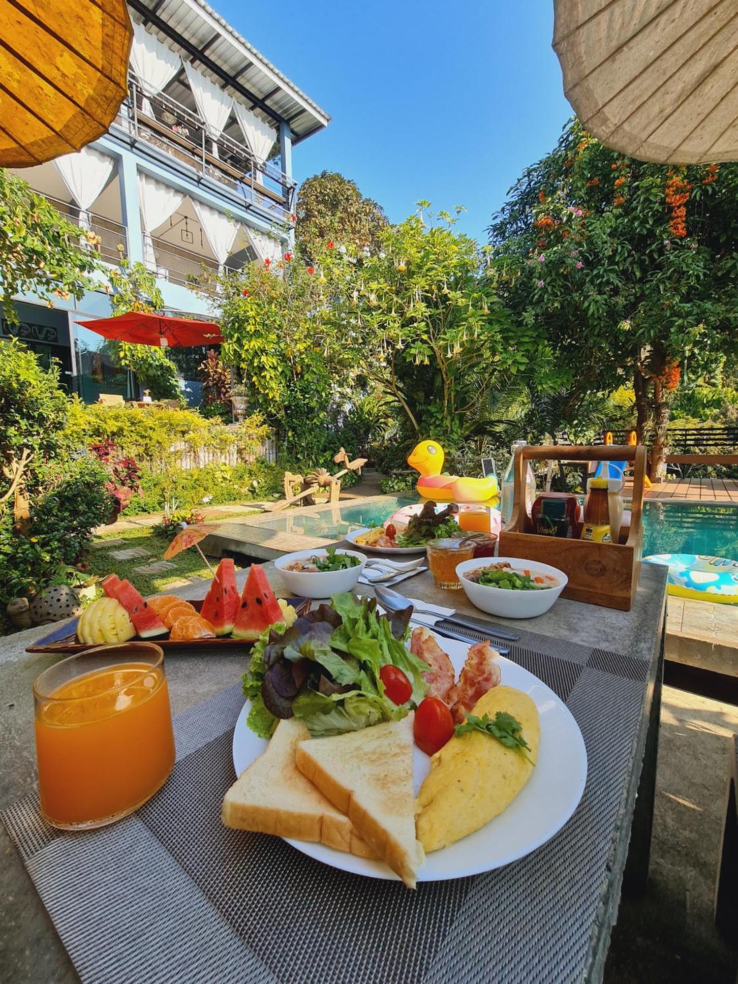 บ้านภูคำฟ้า ดอยปู่ไข่ Baan Phu Kham Fah Hotel 4*