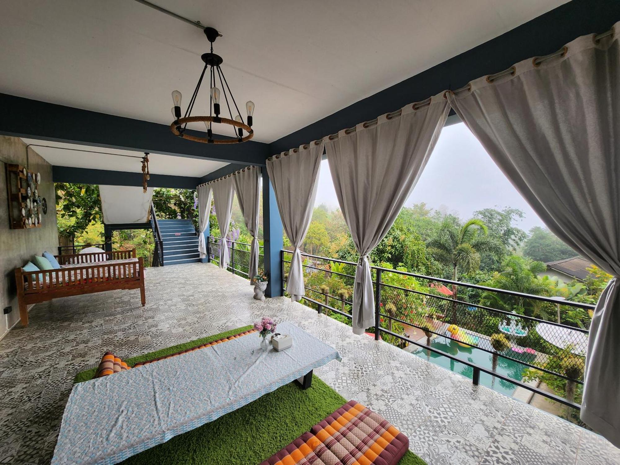 บ้านภูคำฟ้า ดอยปู่ไข่ Baan Phu Kham Fah