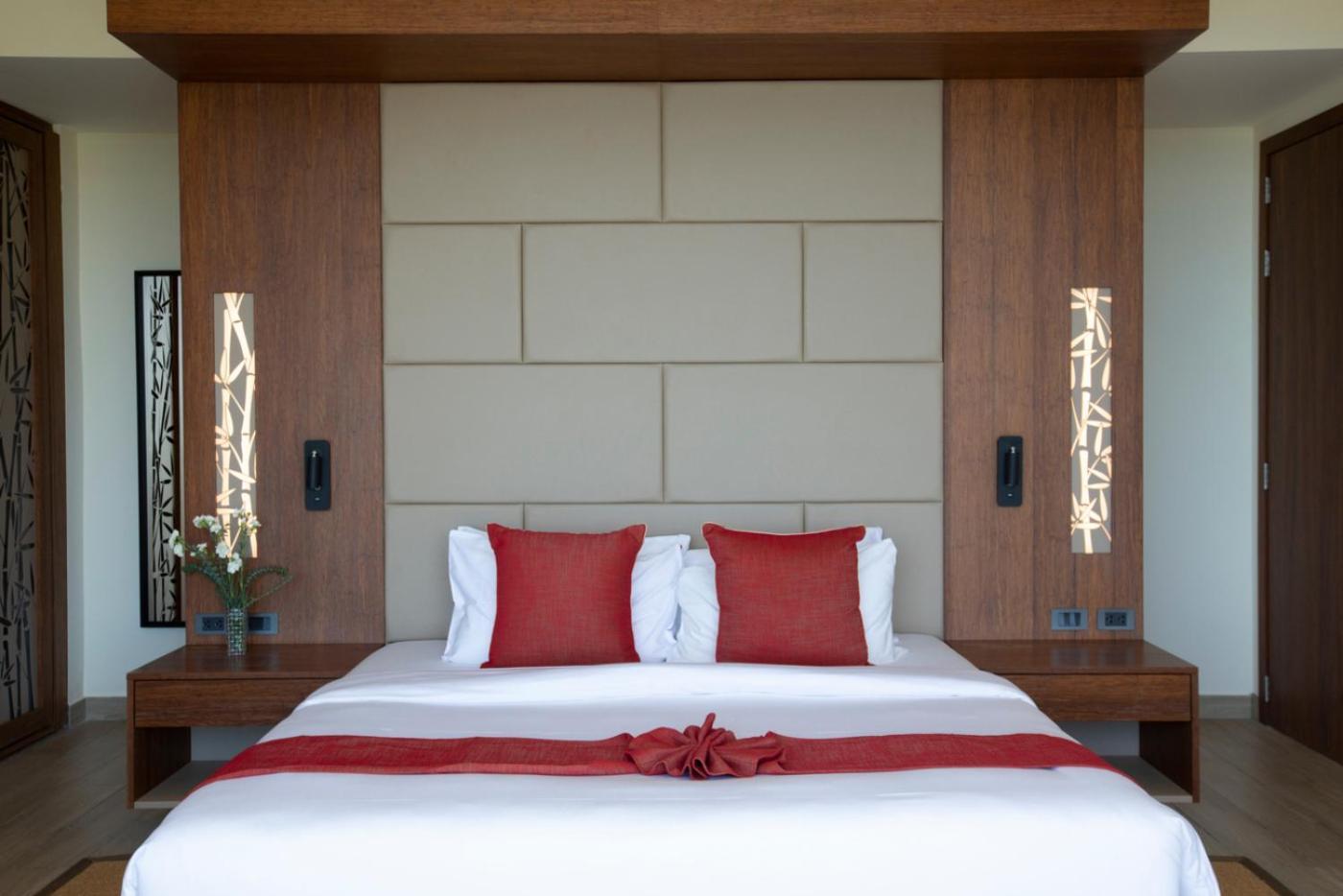 Jungle Beach Villa Luxury 4 Bedroom Seaview