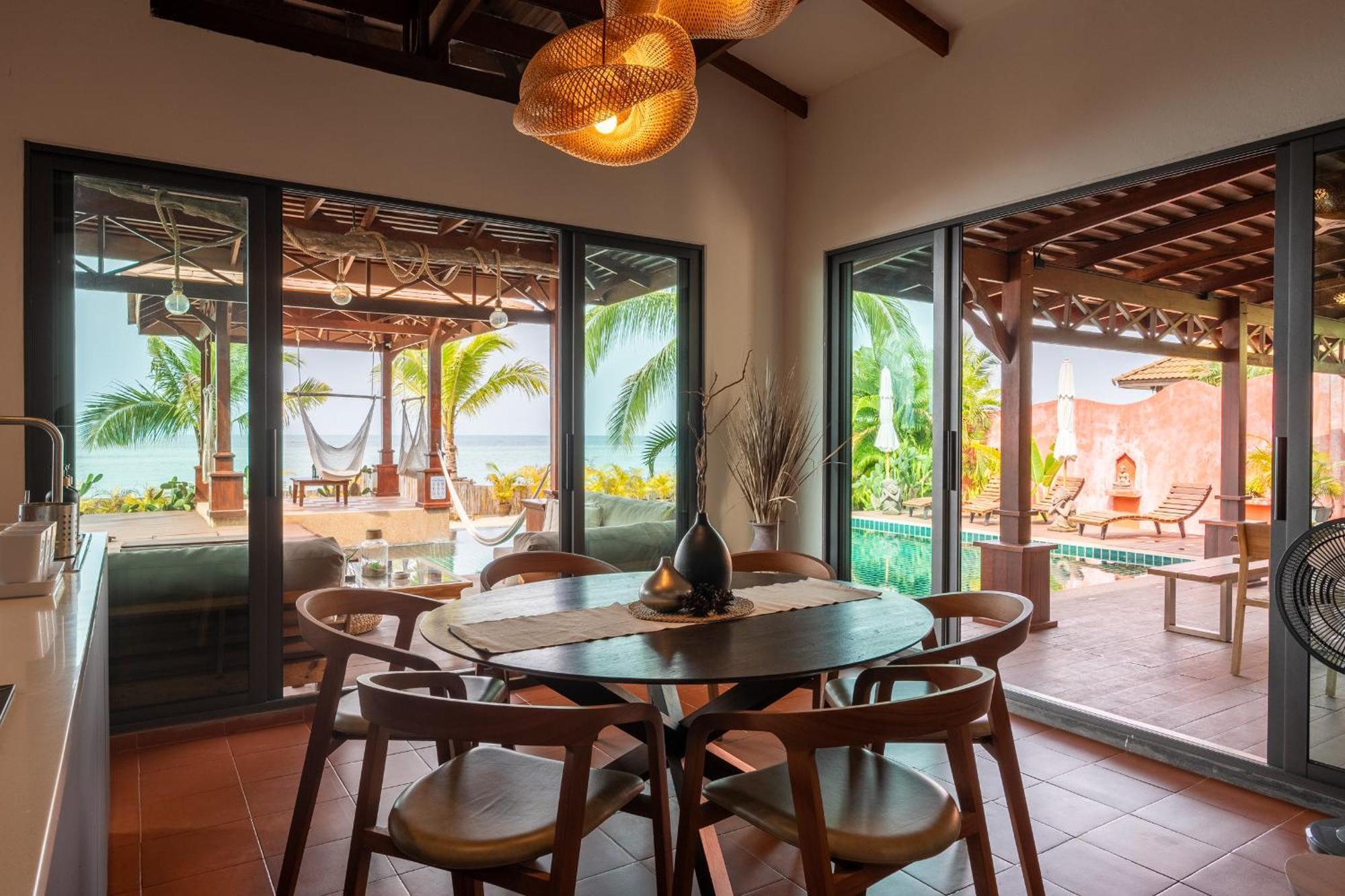 Villa Sun And Beachfront Pool *