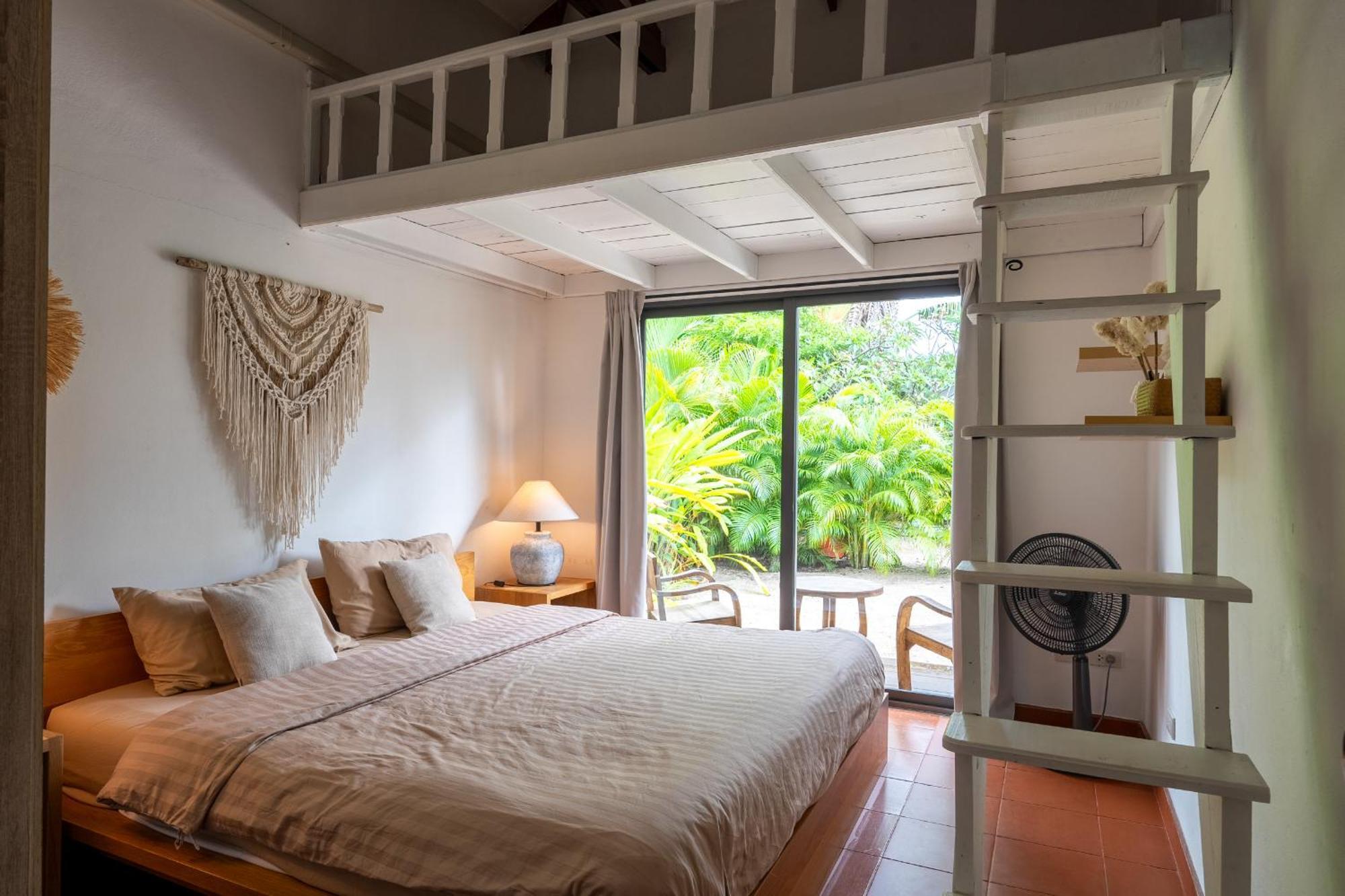 Villa Sun And Beachfront Pool