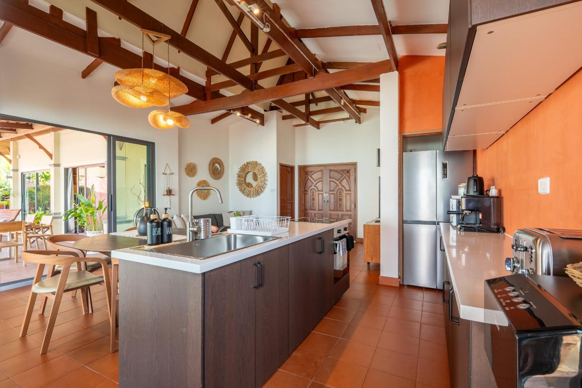 Villa Sun And Beachfront Pool