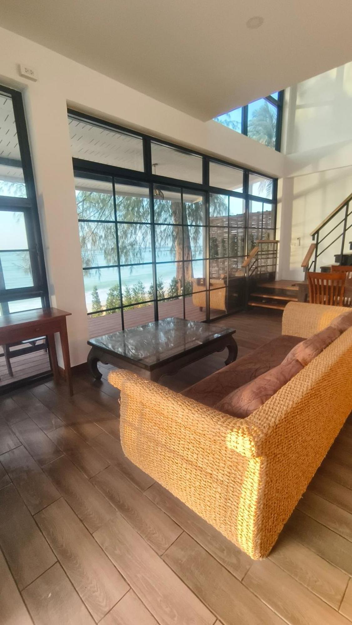 2-bedroom Front Holiday home