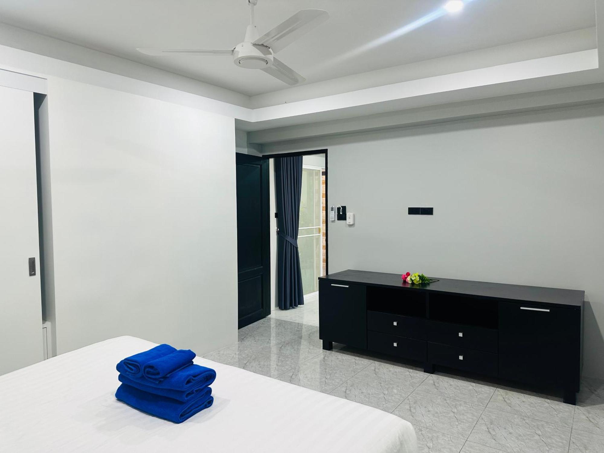 Location Apartments, 2 Bedrooms *