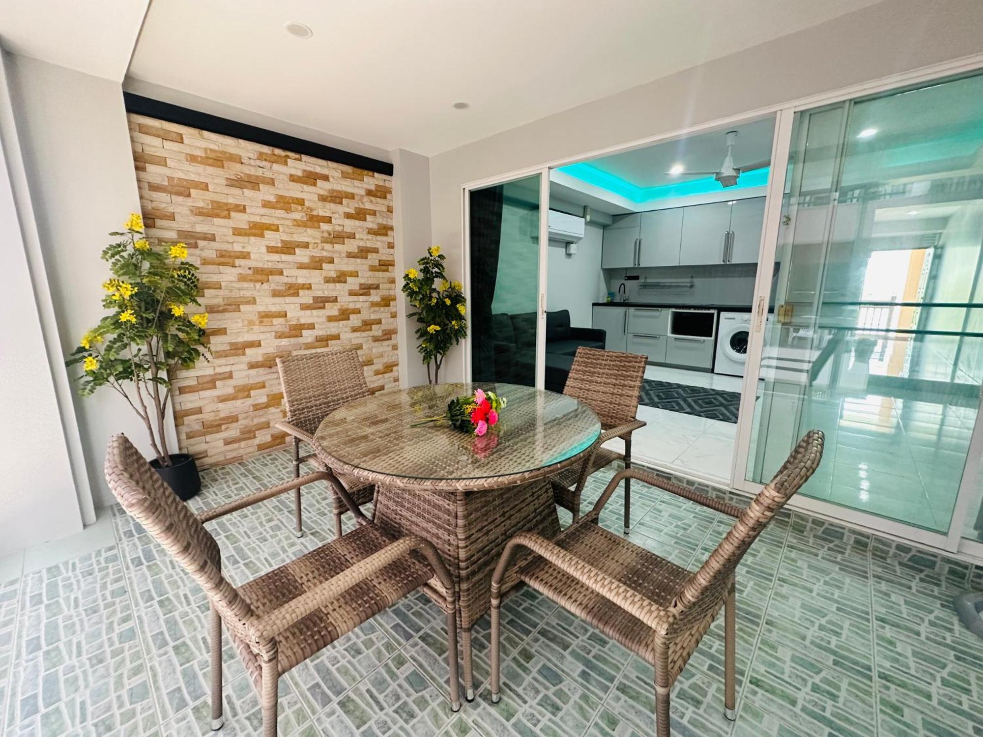 Location Apartments, 2 Bedrooms Apartment Patong