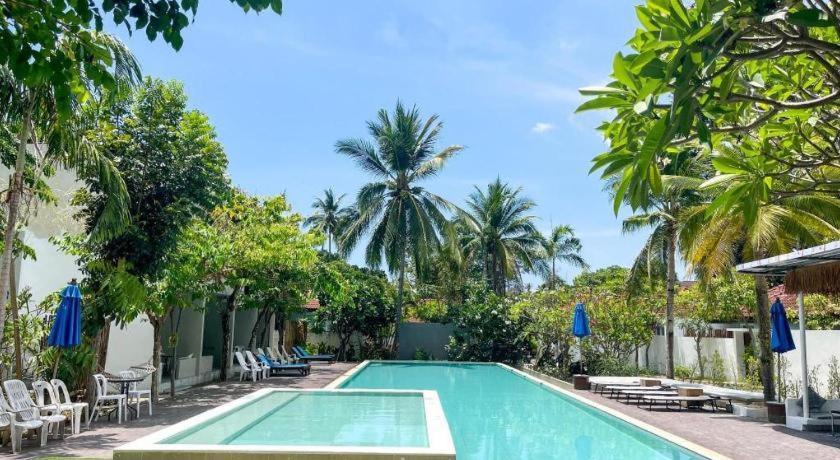 The Living Pool Hotel 3*