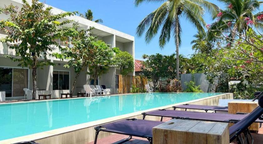 The Living Pool Hotel