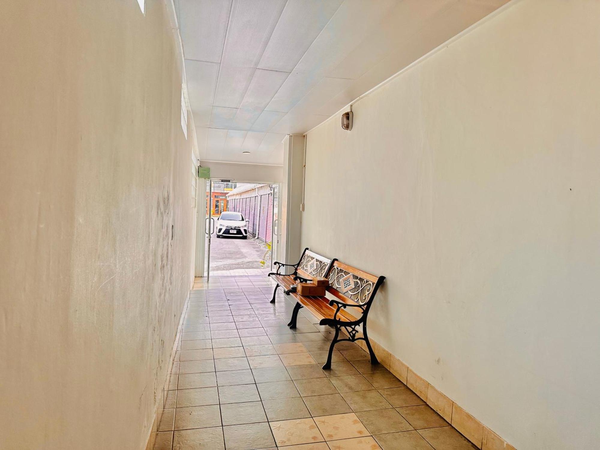 Location Apartments, 2 Bedrooms Apartment *