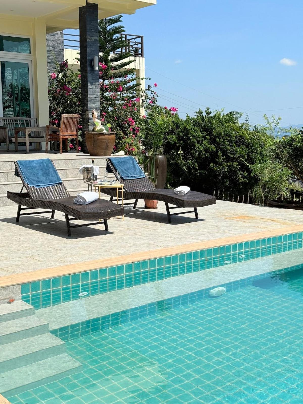 Naamvilla Exclusive * Koh Chang