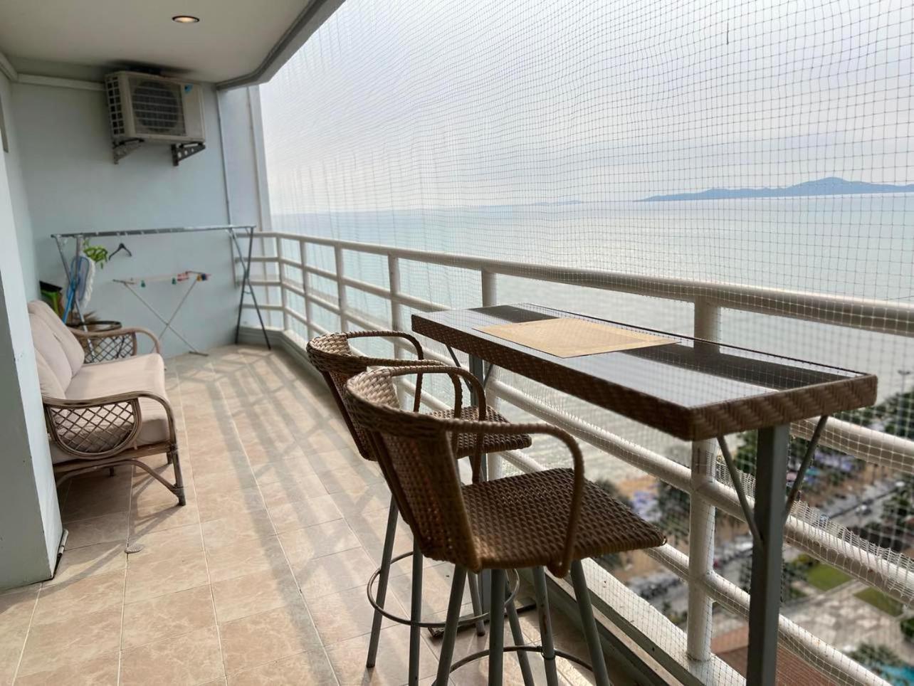Apartment Viewtalay Beachfront By Nd Pattaya