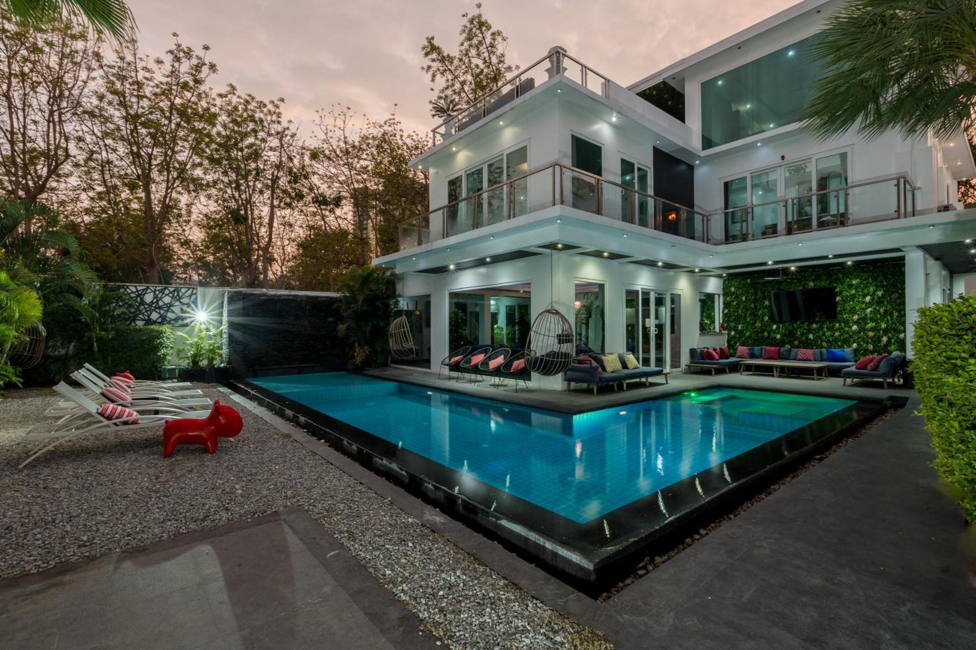 Premium Pool Villa Pattaya Villa