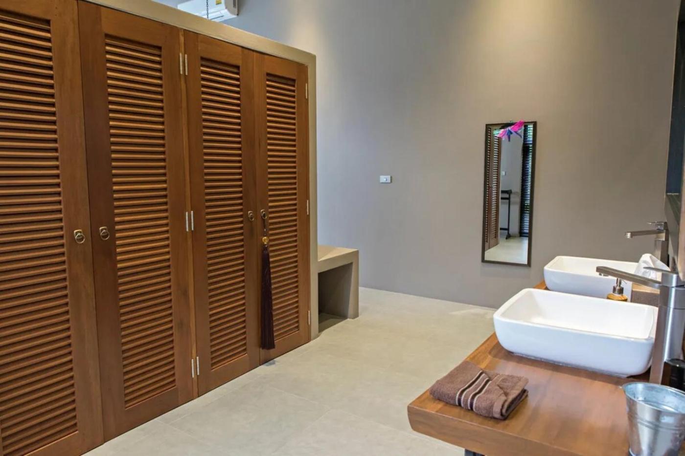 Yin Kuo Private Pool - Side * Mae Nam